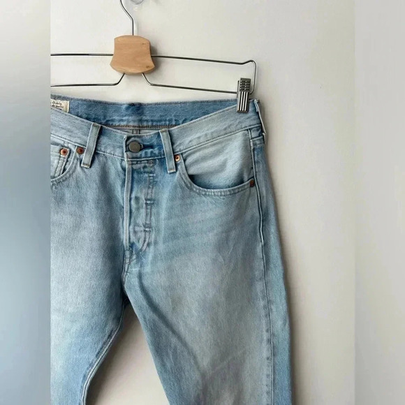 Levi’s 501 men’s straight  leg jeans light wash - Picture 2 of 9